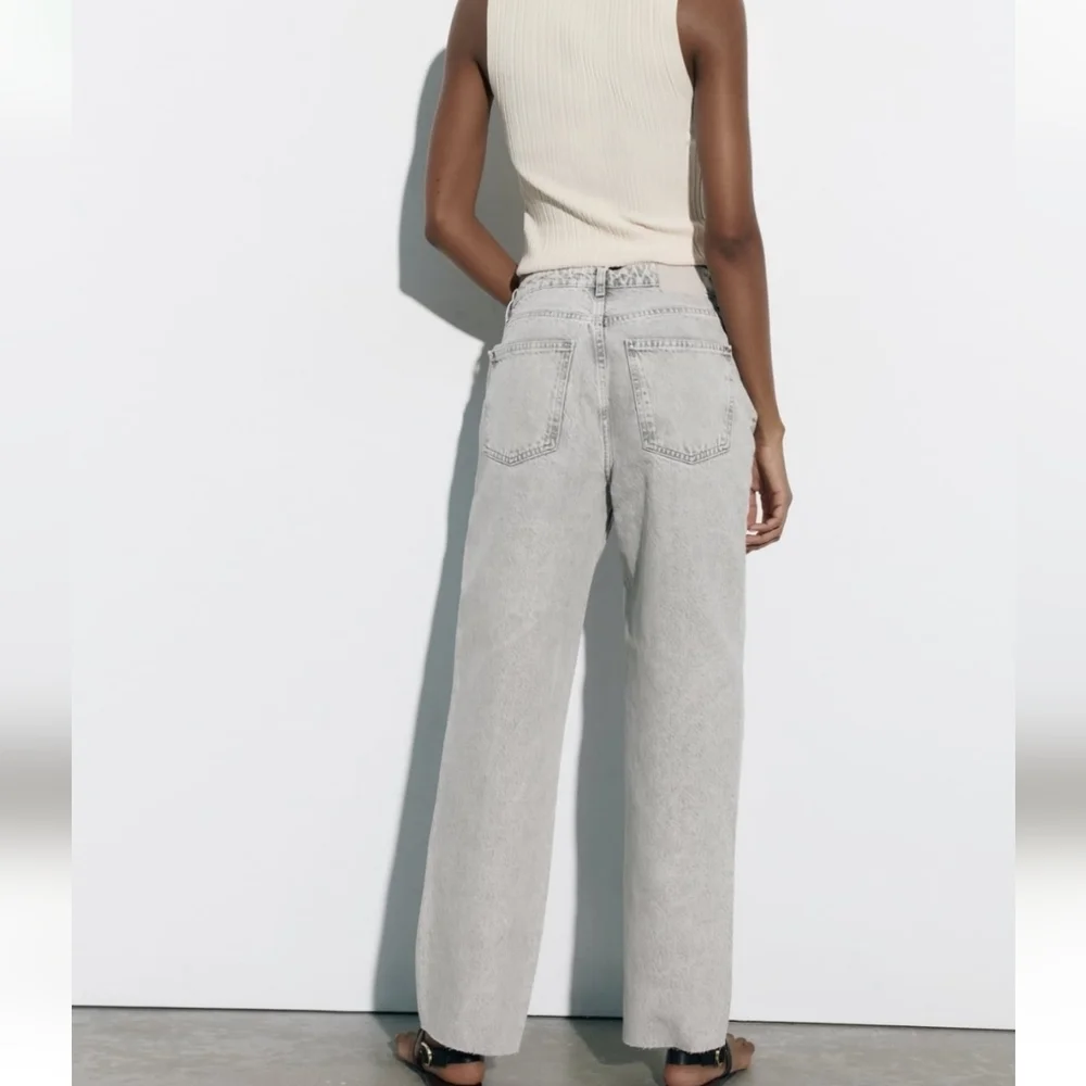 Zara High Waisted Straight leg Jeans - Picture 6 of 11